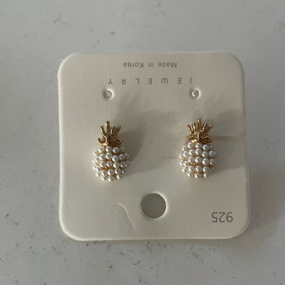 Pineapple Stud Earrings Faux Pearl NEW - Picture 3 of 3